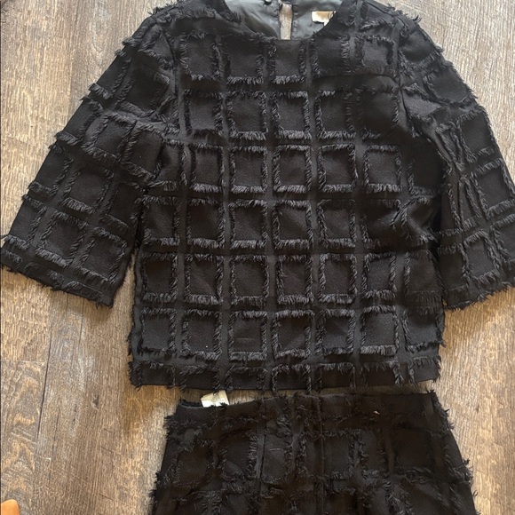 H&M Dresses & Skirts - H&M 2- PIECE TEXTURED CROP TOP AND PENCIL SKIRT SET - NWT